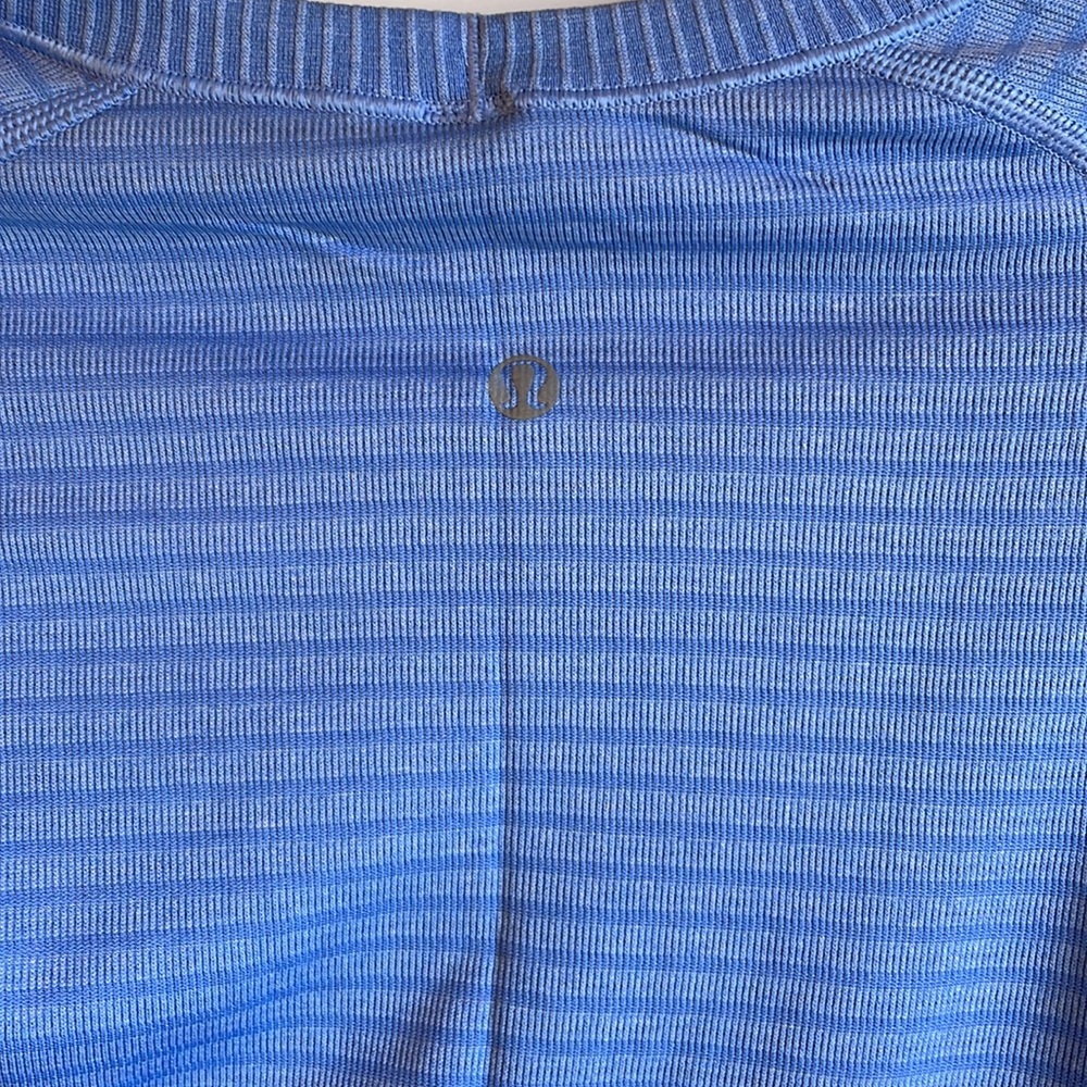 Lululemon top - Picture 4 of 5